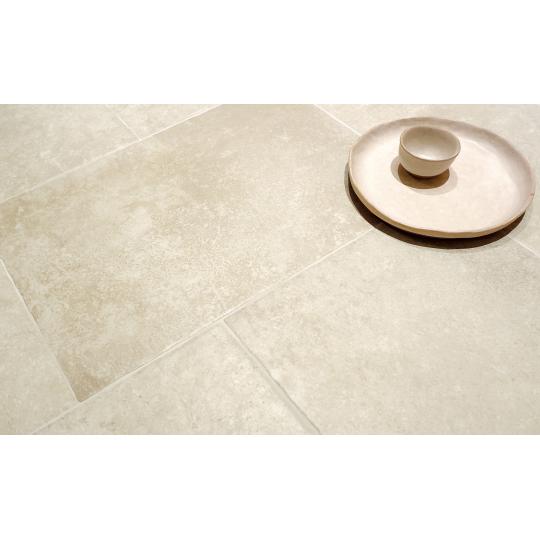 mediteransky kremovo biely dlazkovy obklad exterier terasovy obklad mrazuvzdorny rustikalny vlniaci sa antikovany svetly protismykovy mix rozmerov kameninovy obklad 60x60 cm.jpg